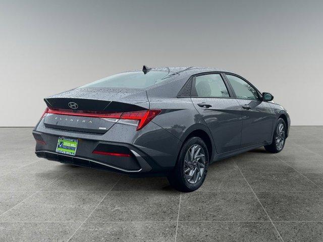 new 2025 Hyundai Elantra HEV car, priced at $25,776