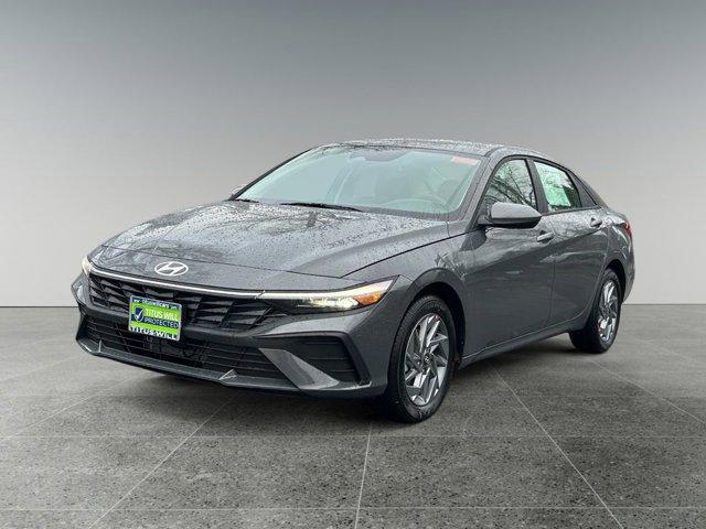 new 2025 Hyundai Elantra HEV car, priced at $25,776