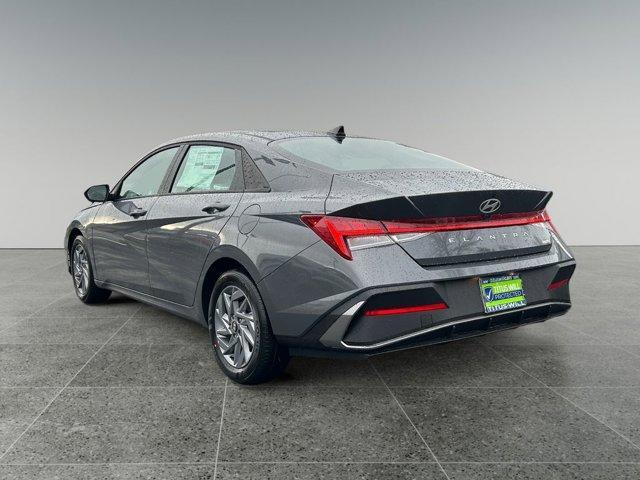 new 2025 Hyundai Elantra HEV car, priced at $25,776