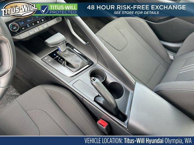 new 2025 Hyundai Elantra car, priced at $25,000