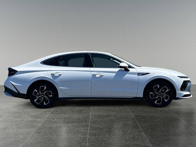 new 2025 Hyundai Sonata car, priced at $27,999