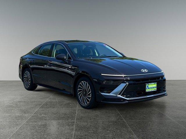 new 2025 Hyundai Sonata Hybrid car, priced at $32,690