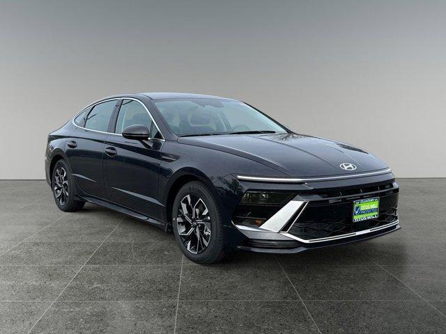 new 2025 Hyundai Sonata car, priced at $31,001