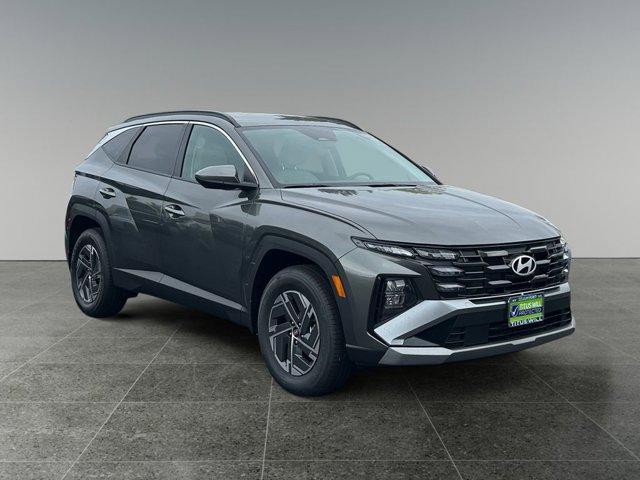 new 2025 Hyundai TUCSON Hybrid car, priced at $33,881