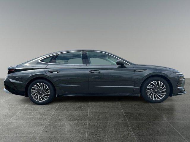 new 2025 Hyundai Sonata Hybrid car, priced at $32,777