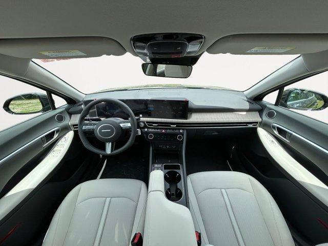 new 2025 Hyundai Sonata Hybrid car, priced at $32,777