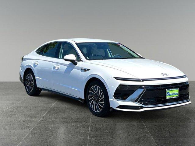 new 2025 Hyundai Sonata Hybrid car, priced at $32,960