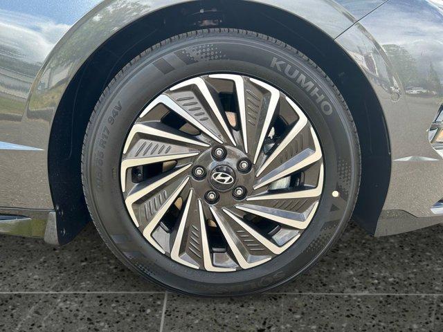 new 2025 Hyundai Sonata Hybrid car, priced at $38,975