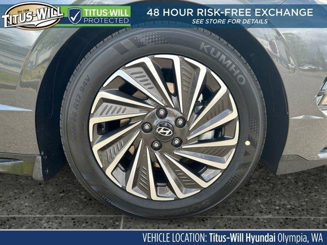 new 2025 Hyundai Sonata Hybrid car, priced at $38,975