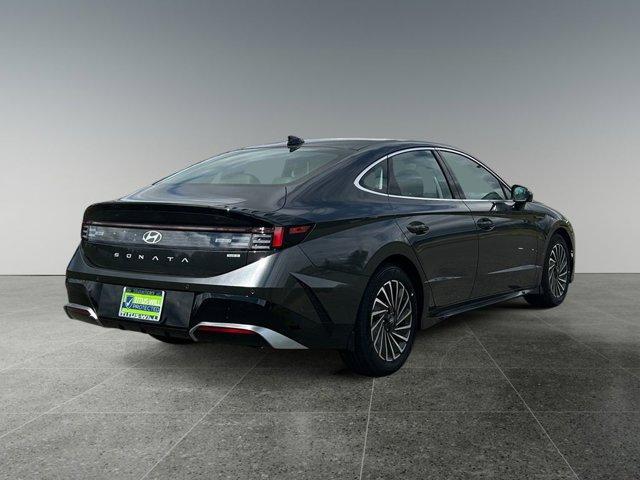 new 2025 Hyundai Sonata Hybrid car, priced at $38,975