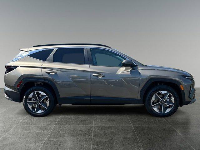 new 2025 Hyundai TUCSON Hybrid car, priced at $35,999