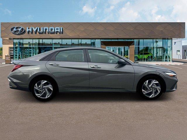 new 2025 Hyundai Elantra car