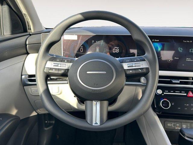 new 2025 Hyundai Tucson car, priced at $32,000