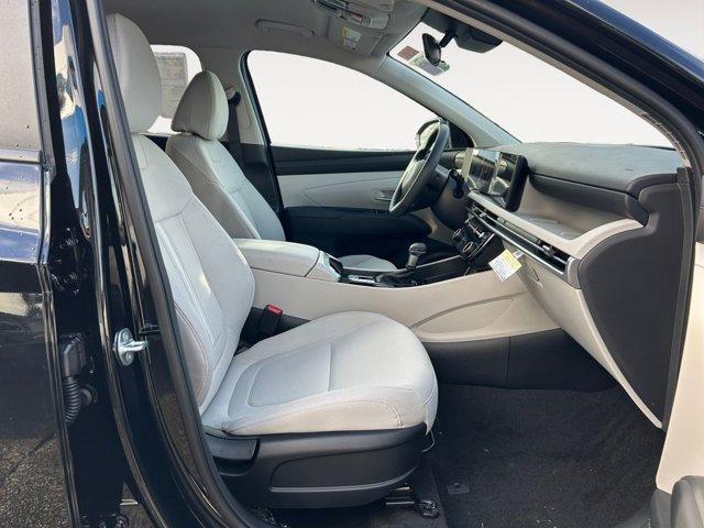 new 2025 Hyundai Tucson car, priced at $32,000