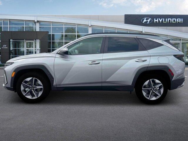 new 2025 Hyundai TUCSON Hybrid car, priced at $35,999