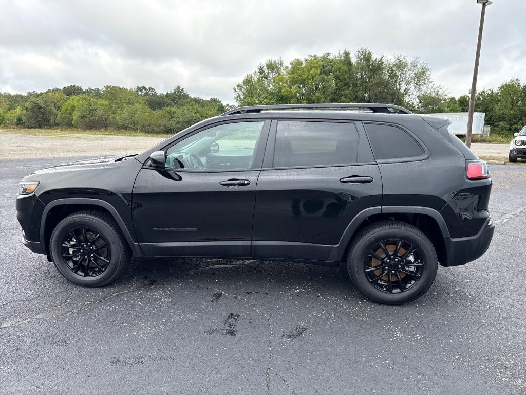 used 2023 Jeep Cherokee car, priced at $24,806
