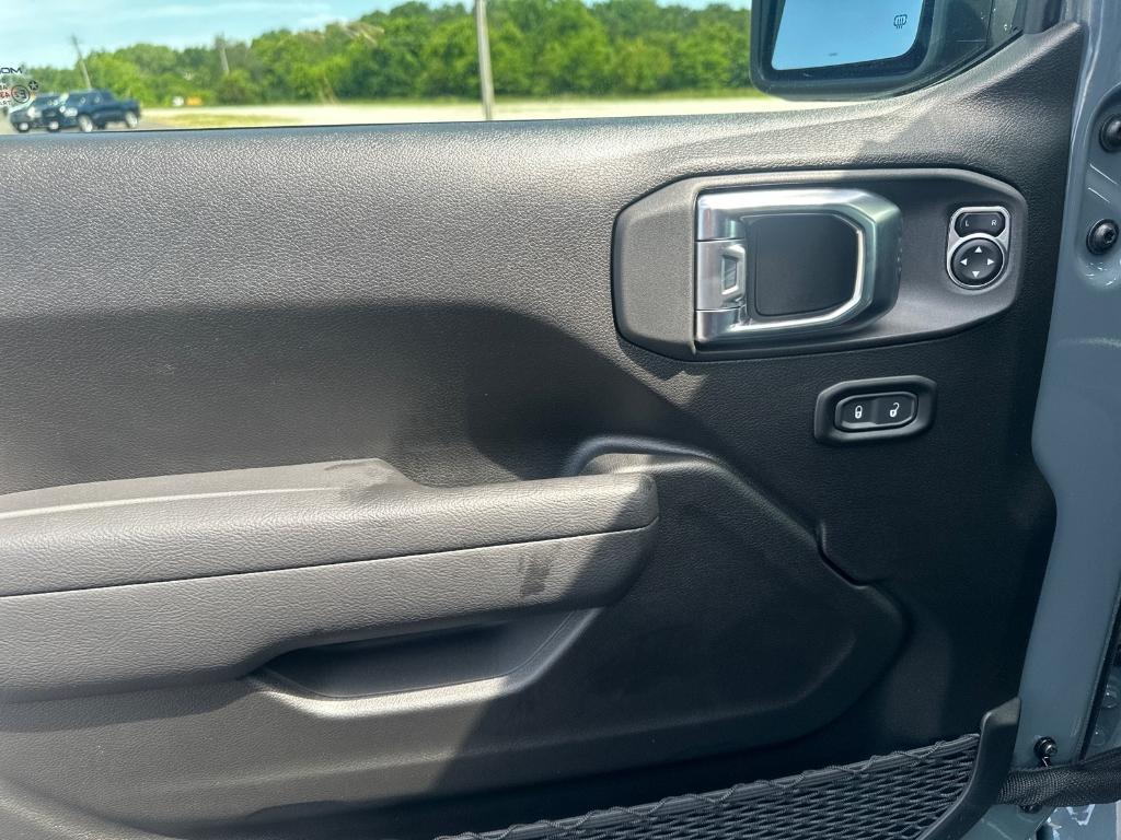 new 2025 Jeep Gladiator car, priced at $50,345