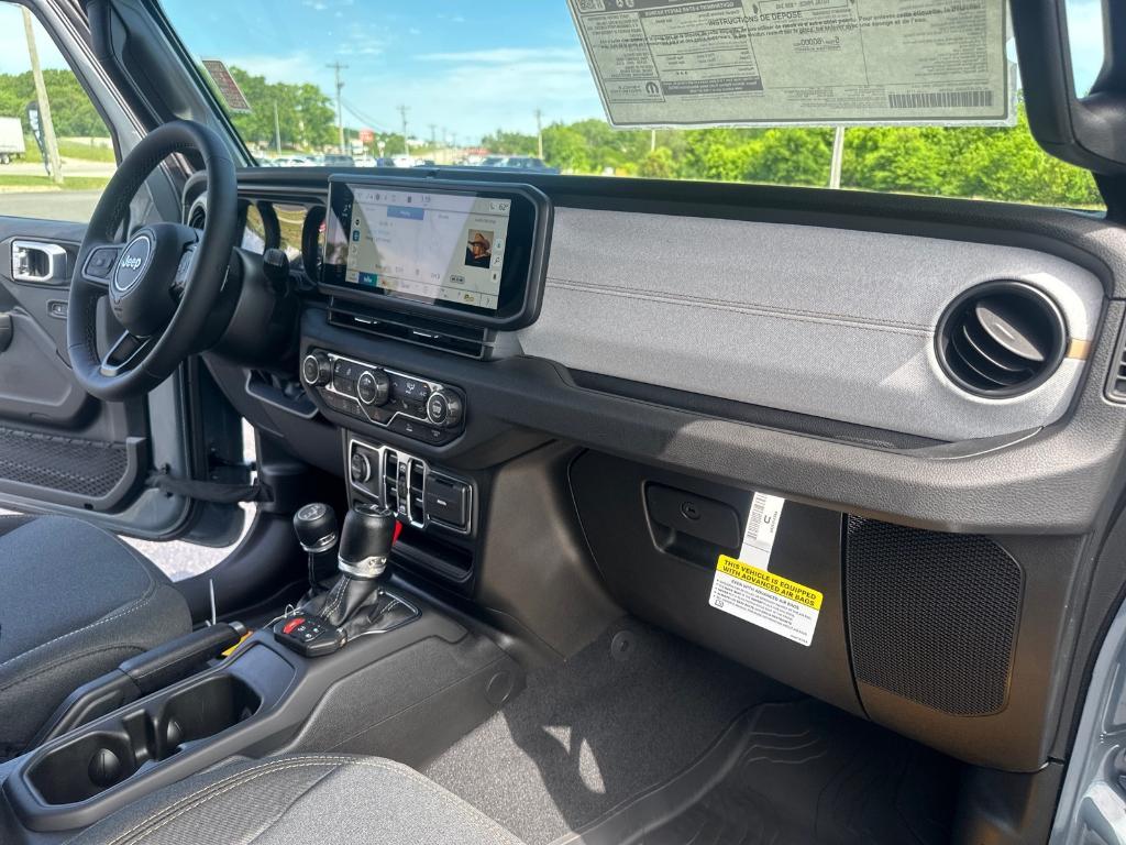 new 2025 Jeep Gladiator car, priced at $50,345