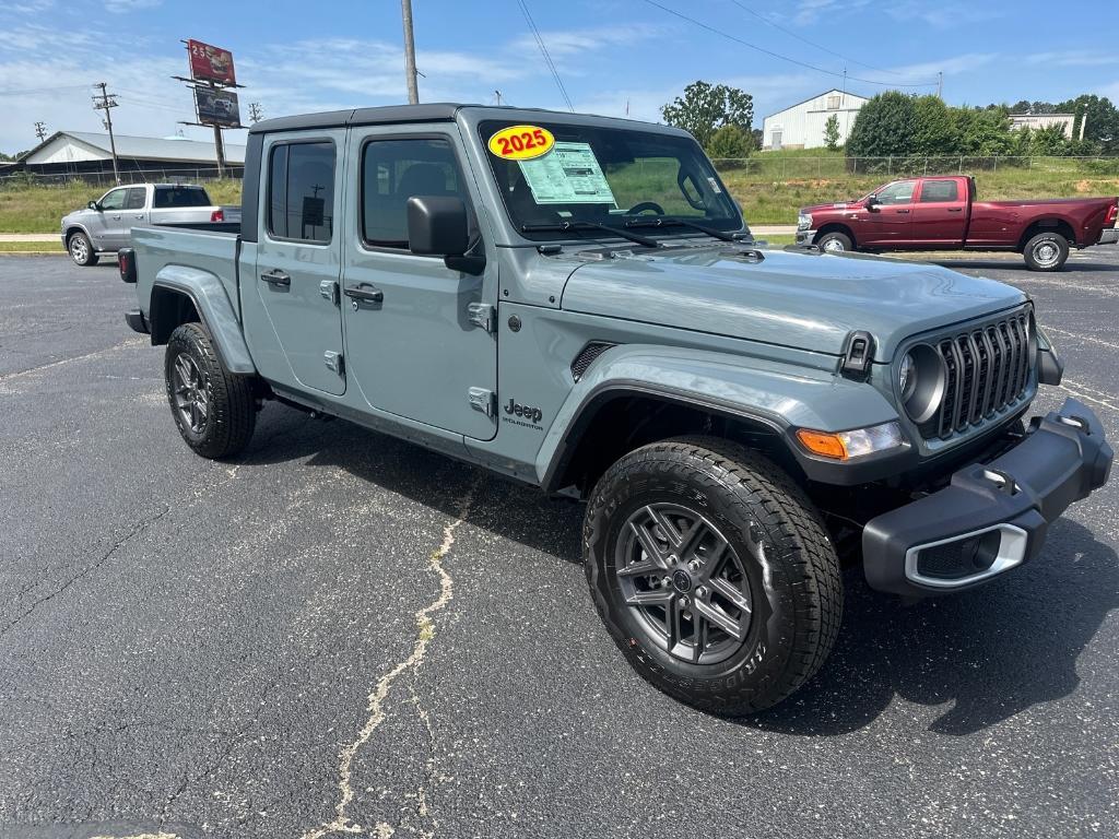 new 2025 Jeep Gladiator car, priced at $50,345