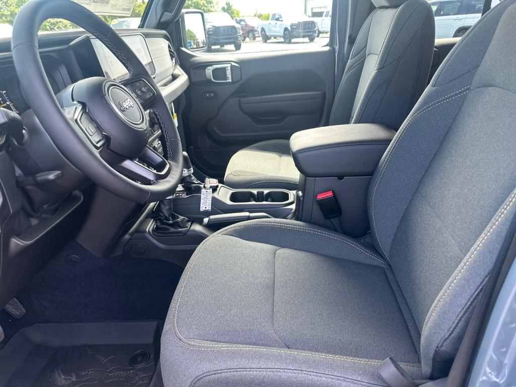 new 2025 Jeep Gladiator car, priced at $50,345