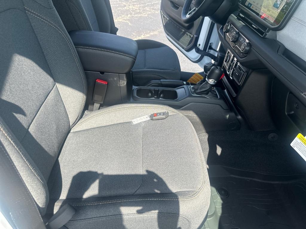 new 2025 Jeep Wrangler car, priced at $57,520