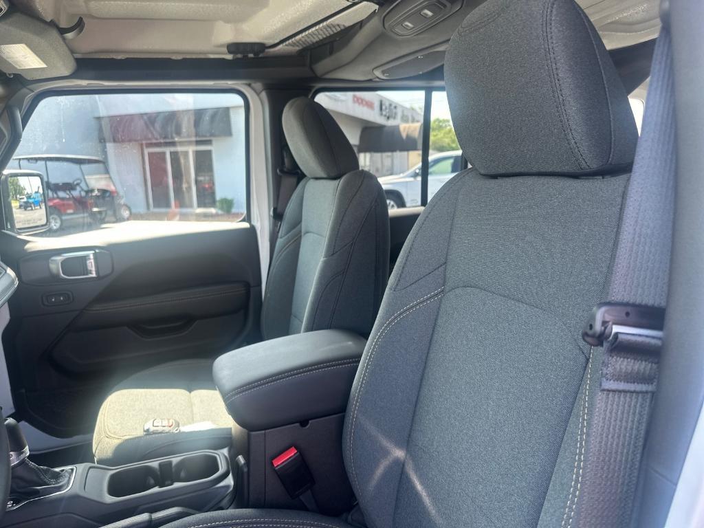 new 2025 Jeep Wrangler car, priced at $57,520