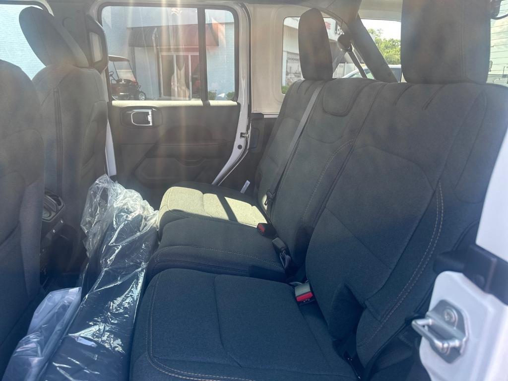 new 2025 Jeep Wrangler car, priced at $57,520