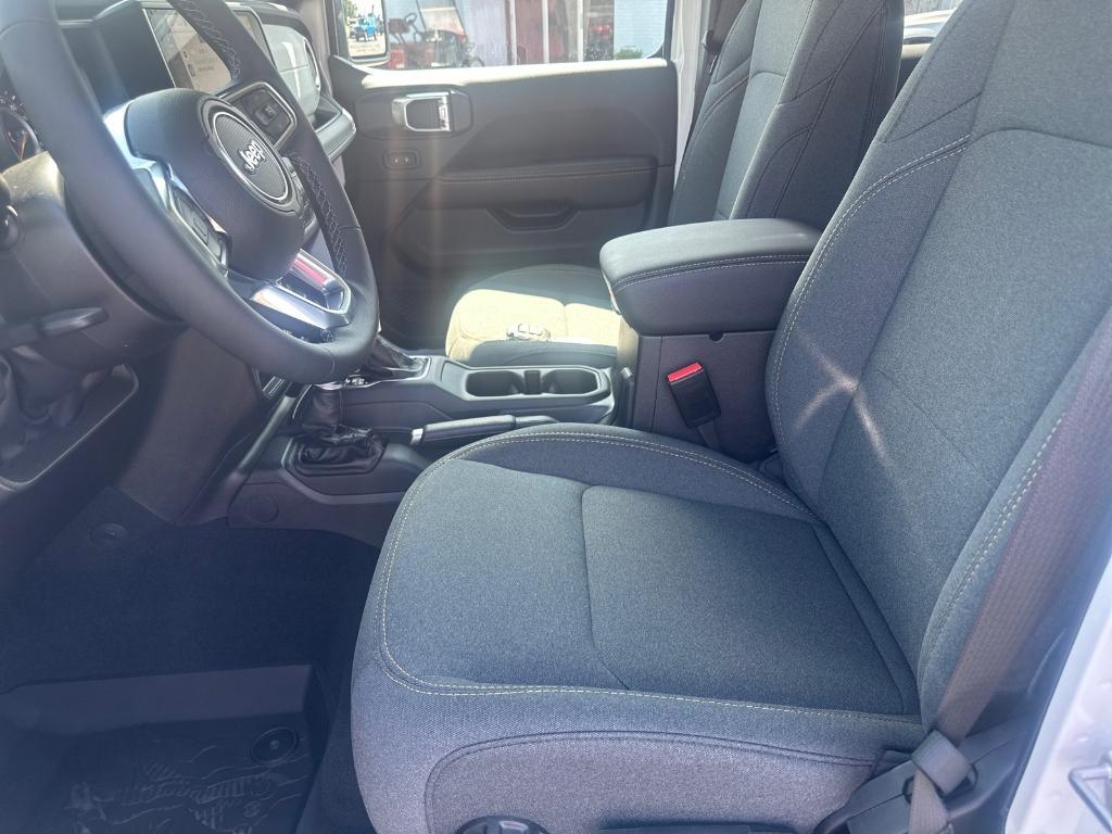 new 2025 Jeep Wrangler car, priced at $57,520