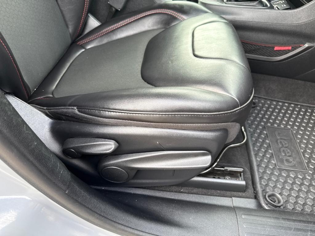 used 2019 Jeep Cherokee car, priced at $21,520