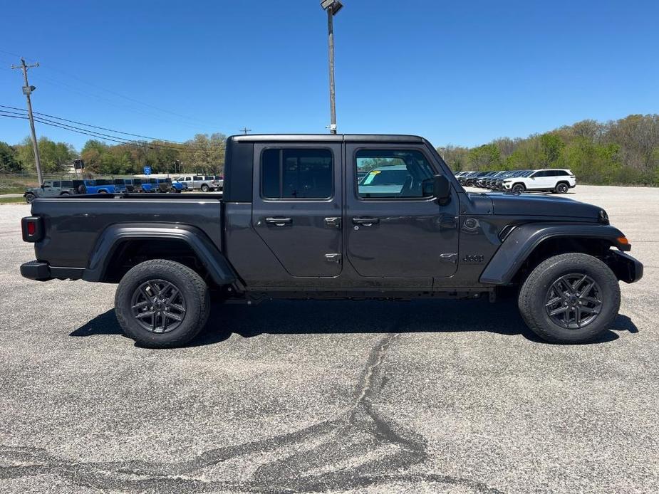 new 2024 Jeep Gladiator car, priced at $47,981