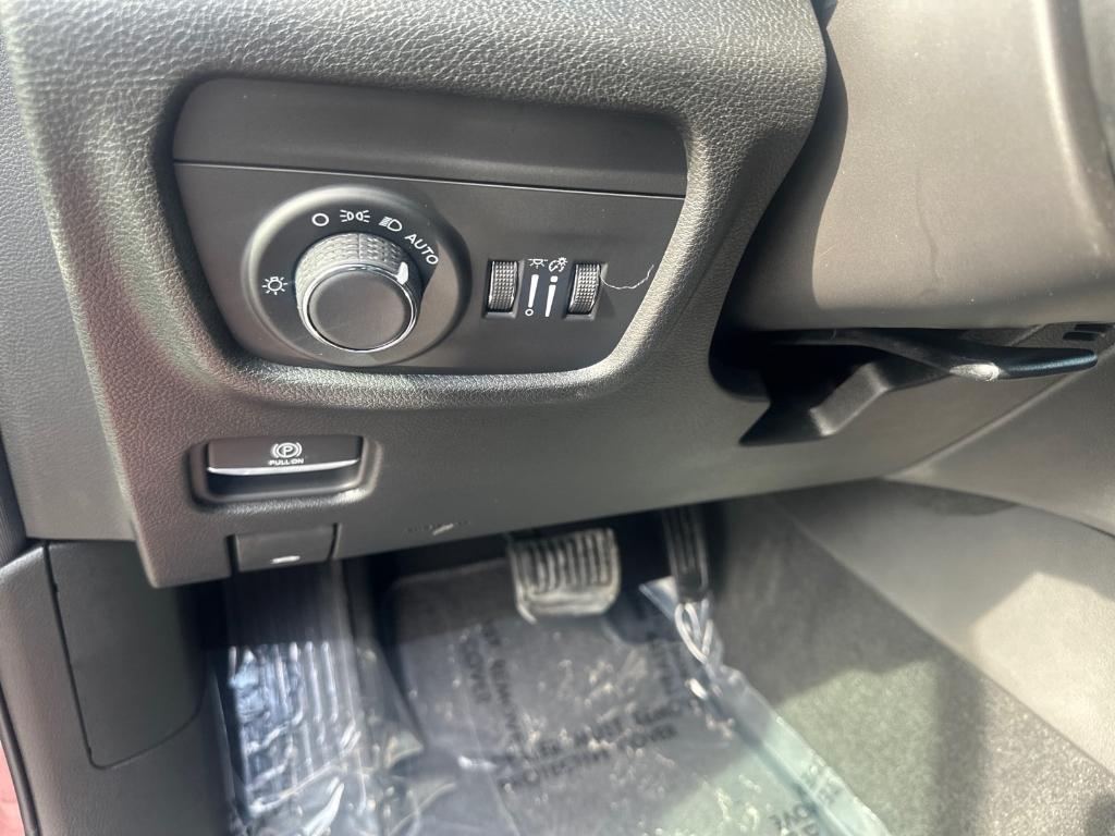 new 2025 Jeep Grand Cherokee L car, priced at $43,098