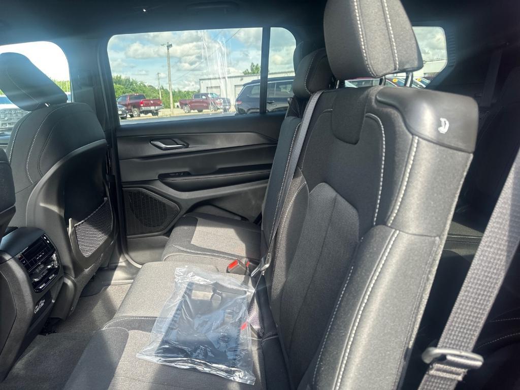 new 2025 Jeep Grand Cherokee L car, priced at $43,098