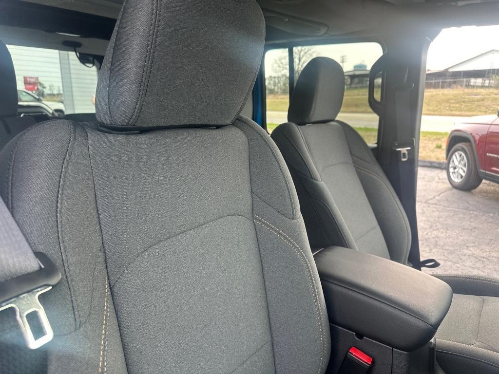 new 2025 Jeep Wrangler car, priced at $48,750