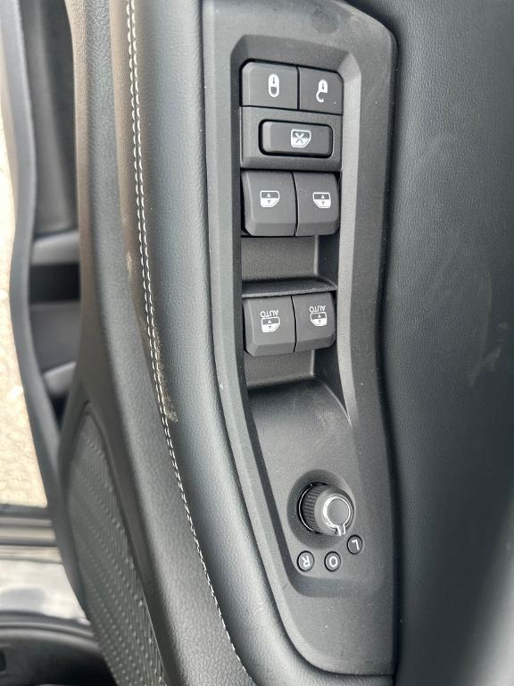 new 2025 Jeep Grand Cherokee car, priced at $47,098