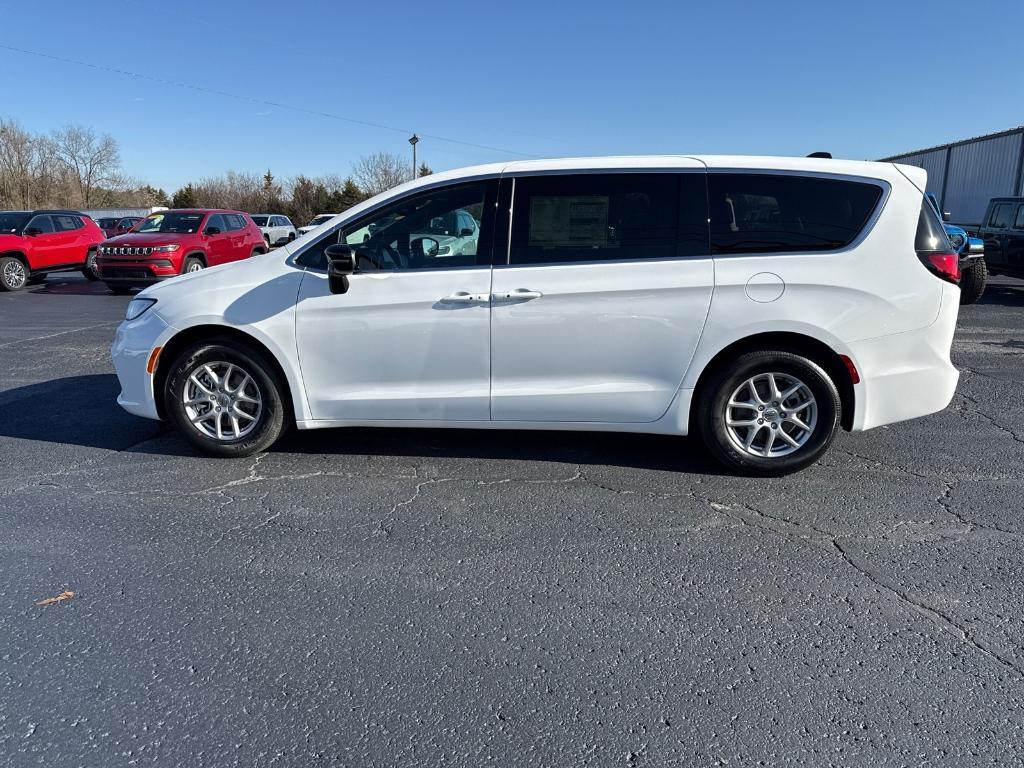 new 2025 Chrysler Pacifica car, priced at $42,748