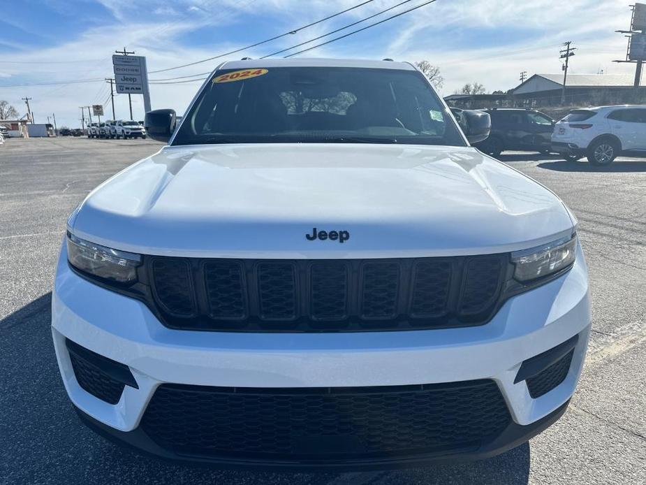 new 2024 Jeep Grand Cherokee car, priced at $47,303