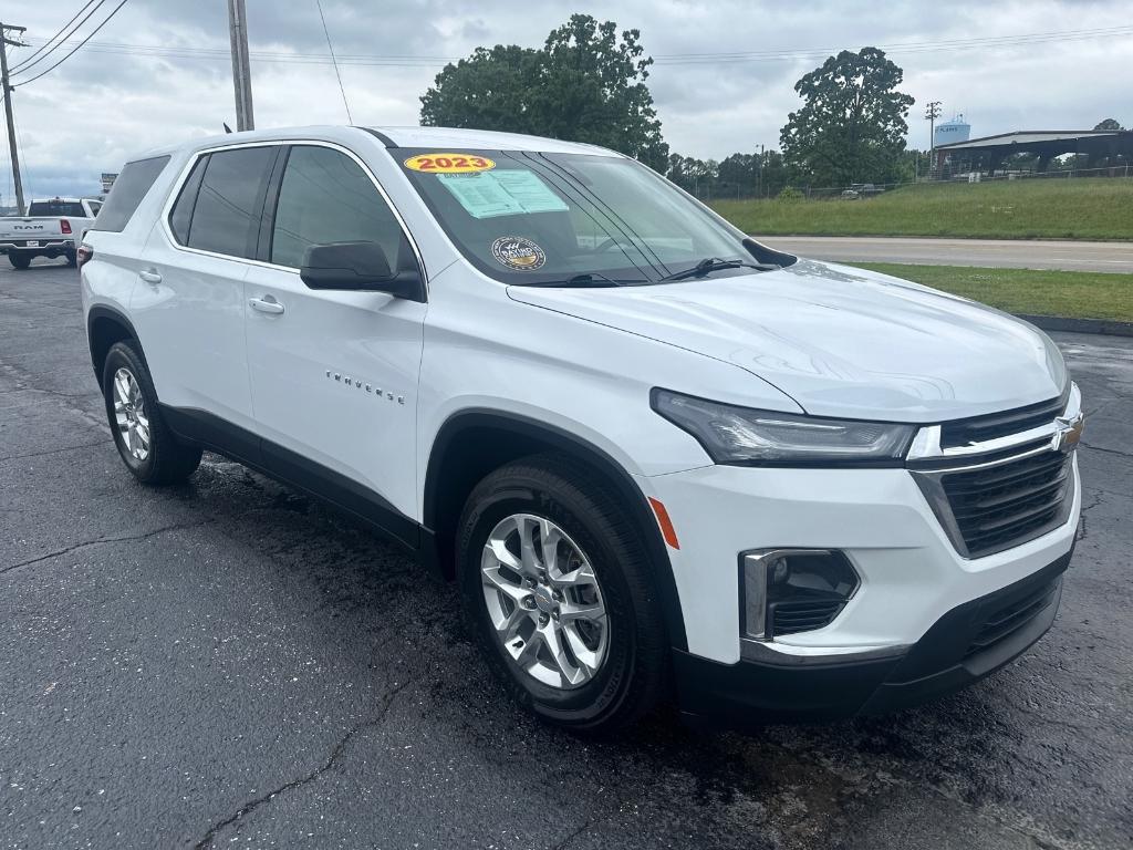 used 2023 Chevrolet Traverse car, priced at $34,310