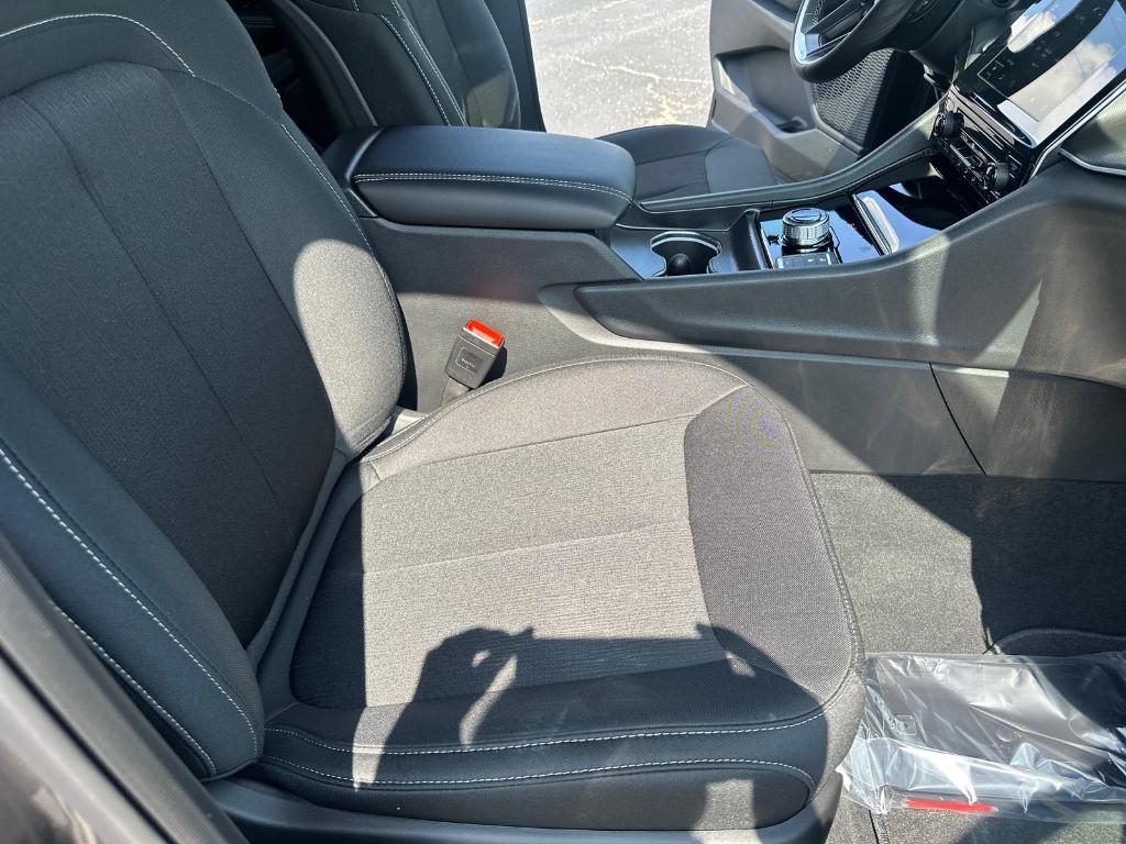 new 2025 Jeep Grand Cherokee L car, priced at $43,598