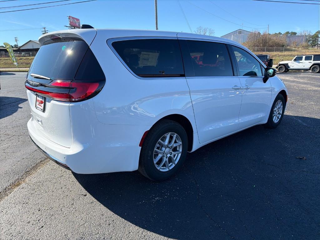 new 2026 Chrysler Pacifica car, priced at $48,778