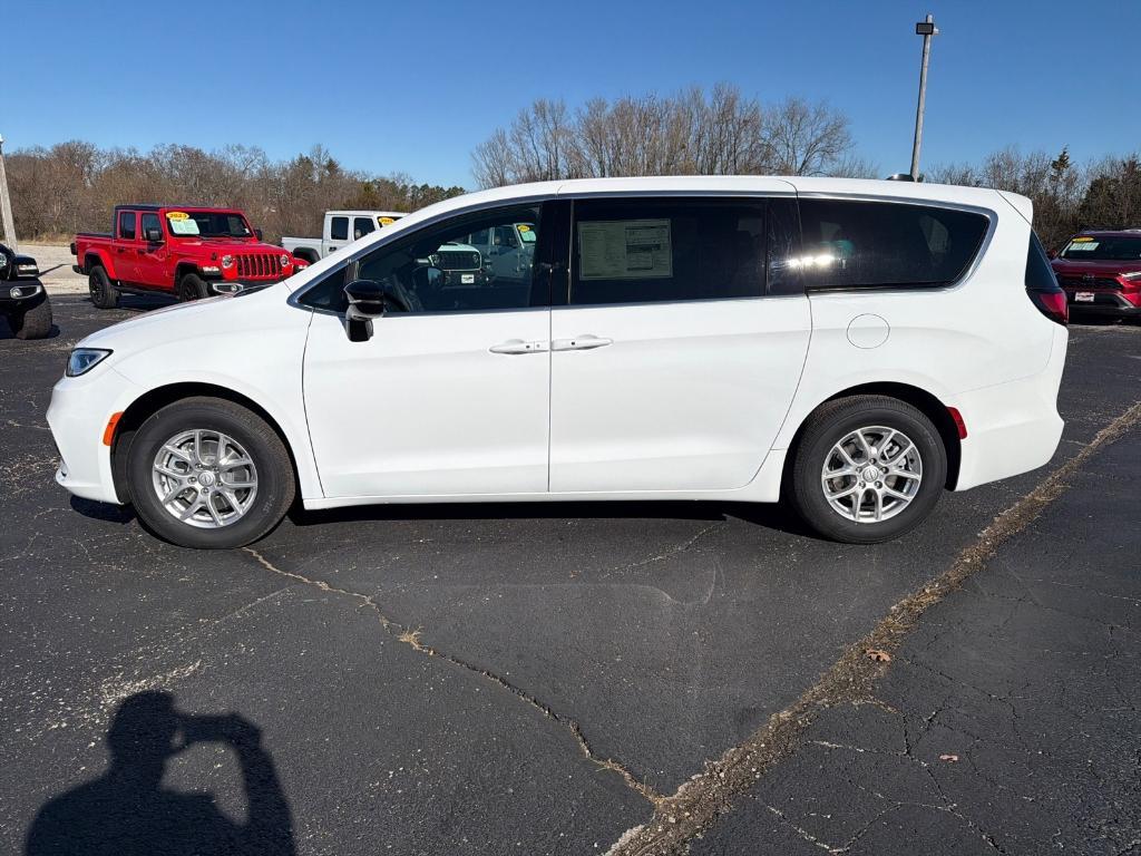 new 2026 Chrysler Pacifica car, priced at $48,778