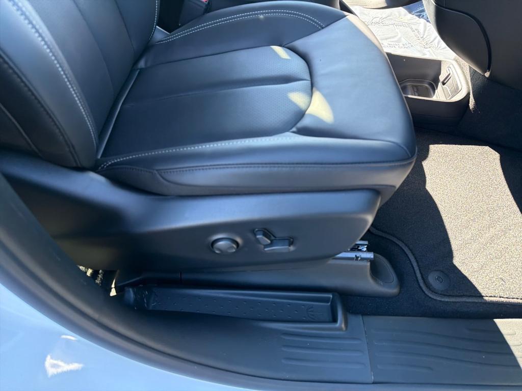 new 2026 Chrysler Pacifica car, priced at $48,778