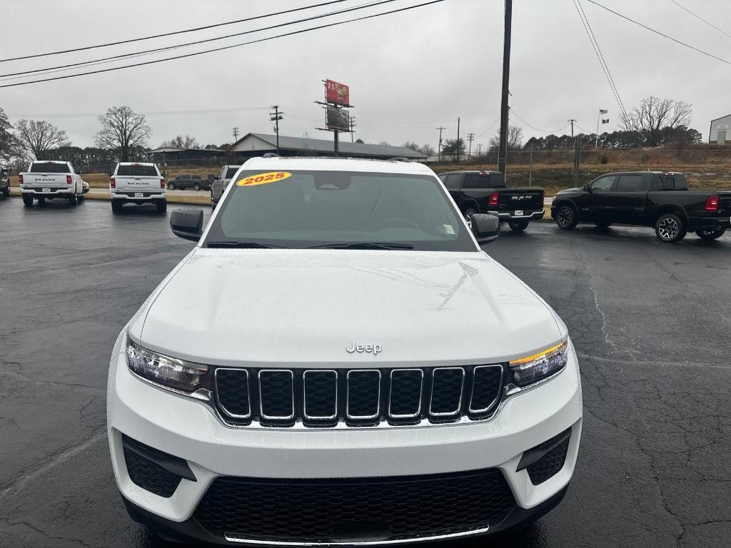 new 2025 Jeep Grand Cherokee car, priced at $41,080