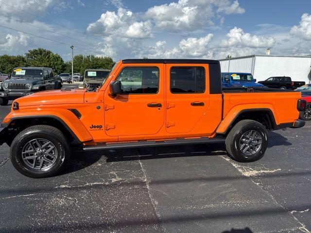 new 2025 Jeep Gladiator car, priced at $49,930