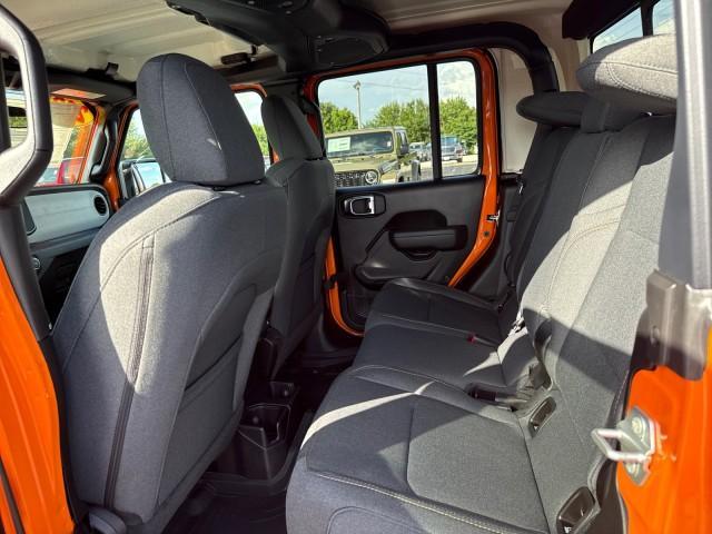 new 2025 Jeep Gladiator car, priced at $49,930