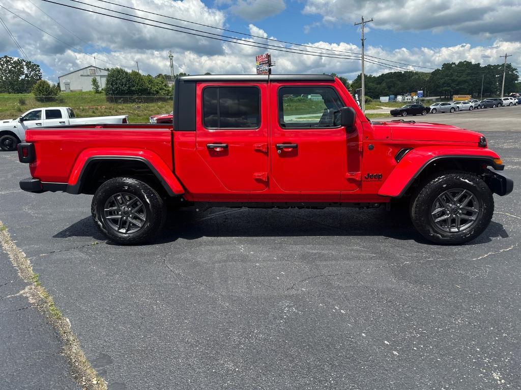 new 2025 Jeep Gladiator car, priced at $50,345