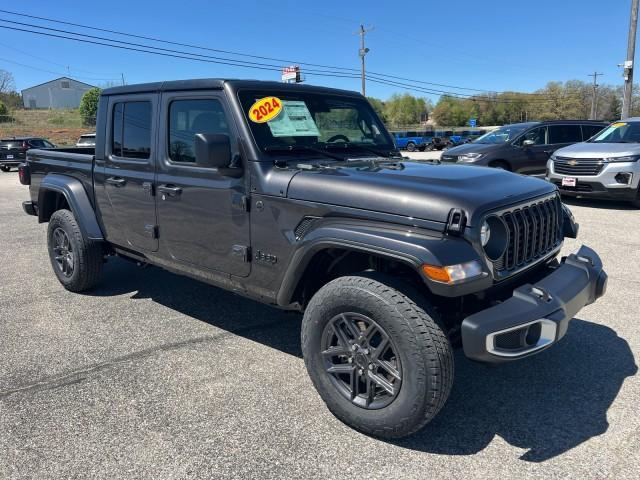 new 2024 Jeep Gladiator car, priced at $51,218