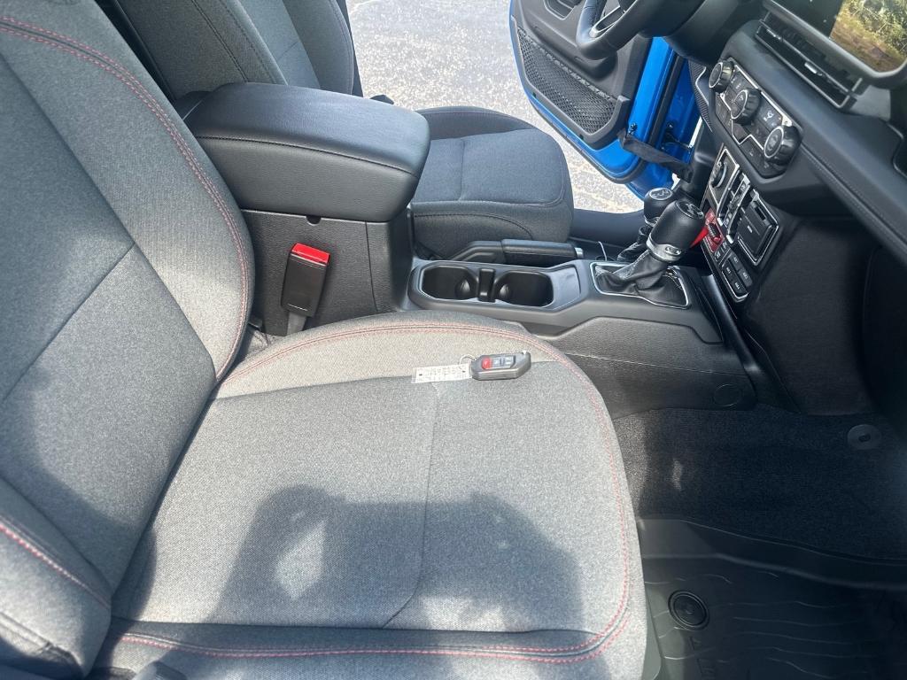 new 2025 Jeep Wrangler car, priced at $61,595