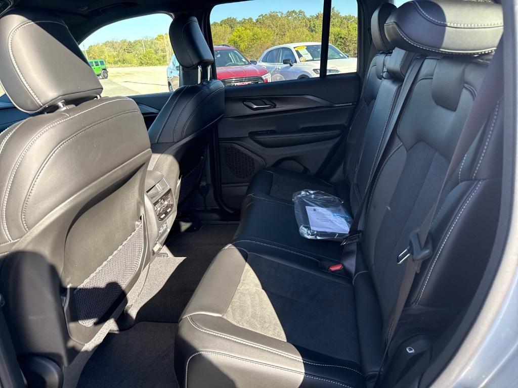 new 2025 Jeep Grand Cherokee car, priced at $47,598