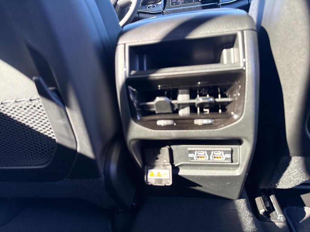 new 2025 Jeep Grand Cherokee car, priced at $47,598