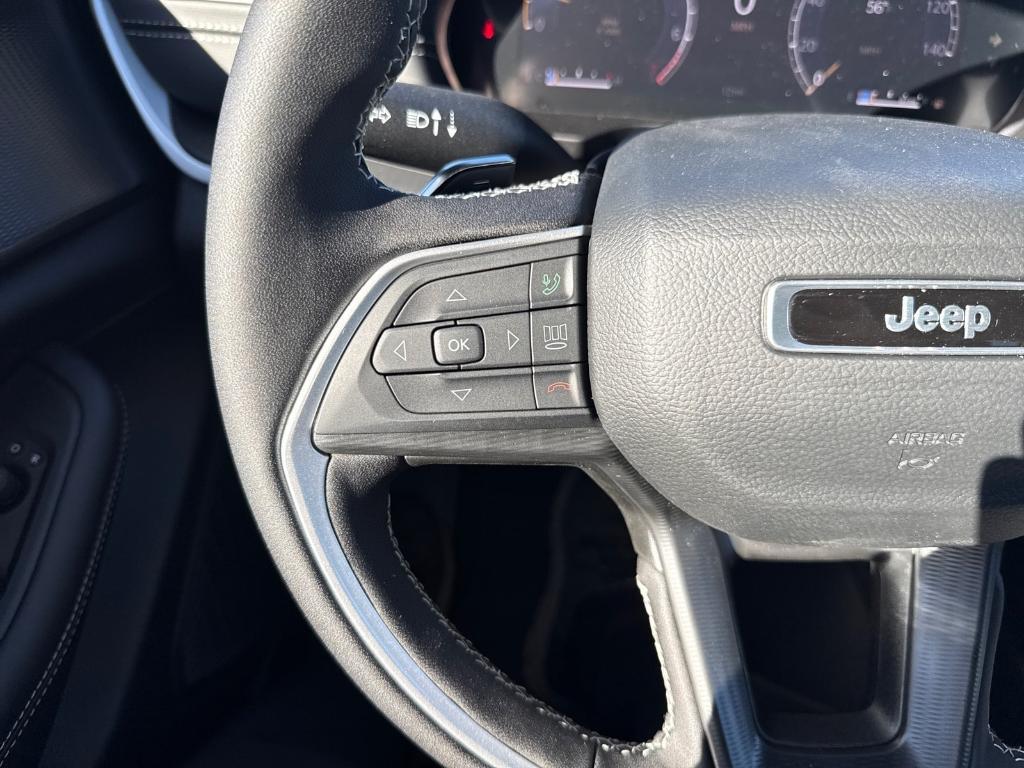 new 2025 Jeep Grand Cherokee car, priced at $47,598